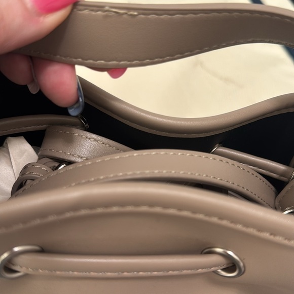 “Augusta” CALI. Stone Bucket Bag - Picture 7 of 7